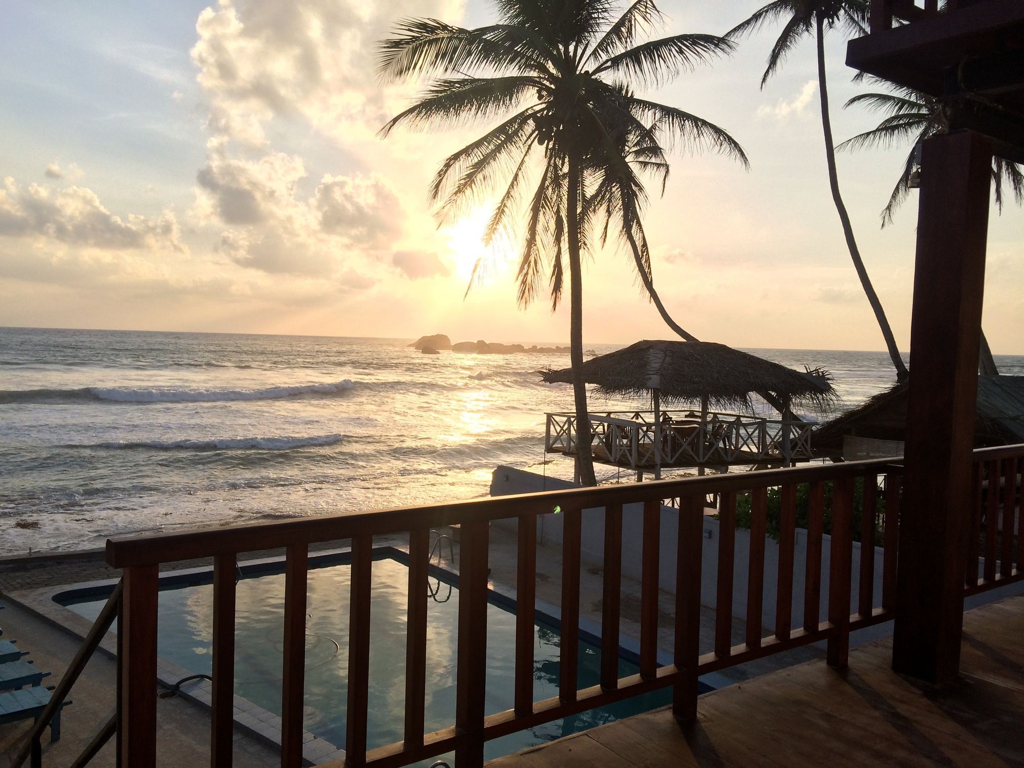 Lucky Seven Beach Resort Hikkaduwa Exterior photo