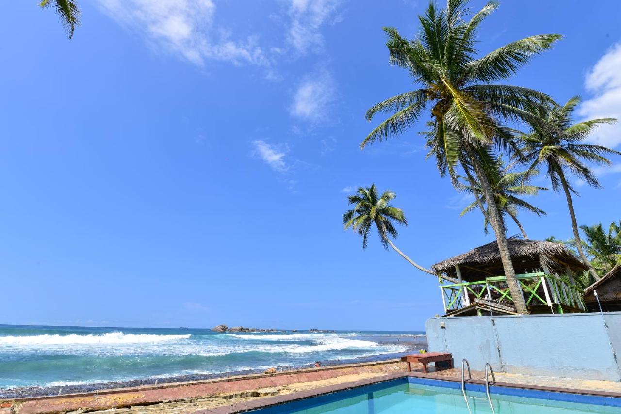 Lucky Seven Beach Resort Hikkaduwa Exterior photo