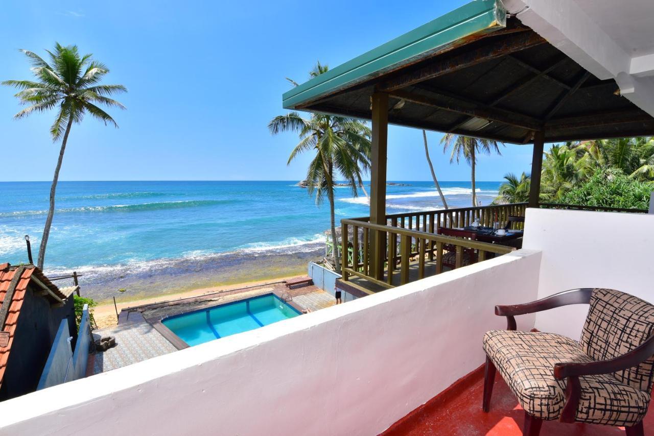 Lucky Seven Beach Resort Hikkaduwa Exterior photo